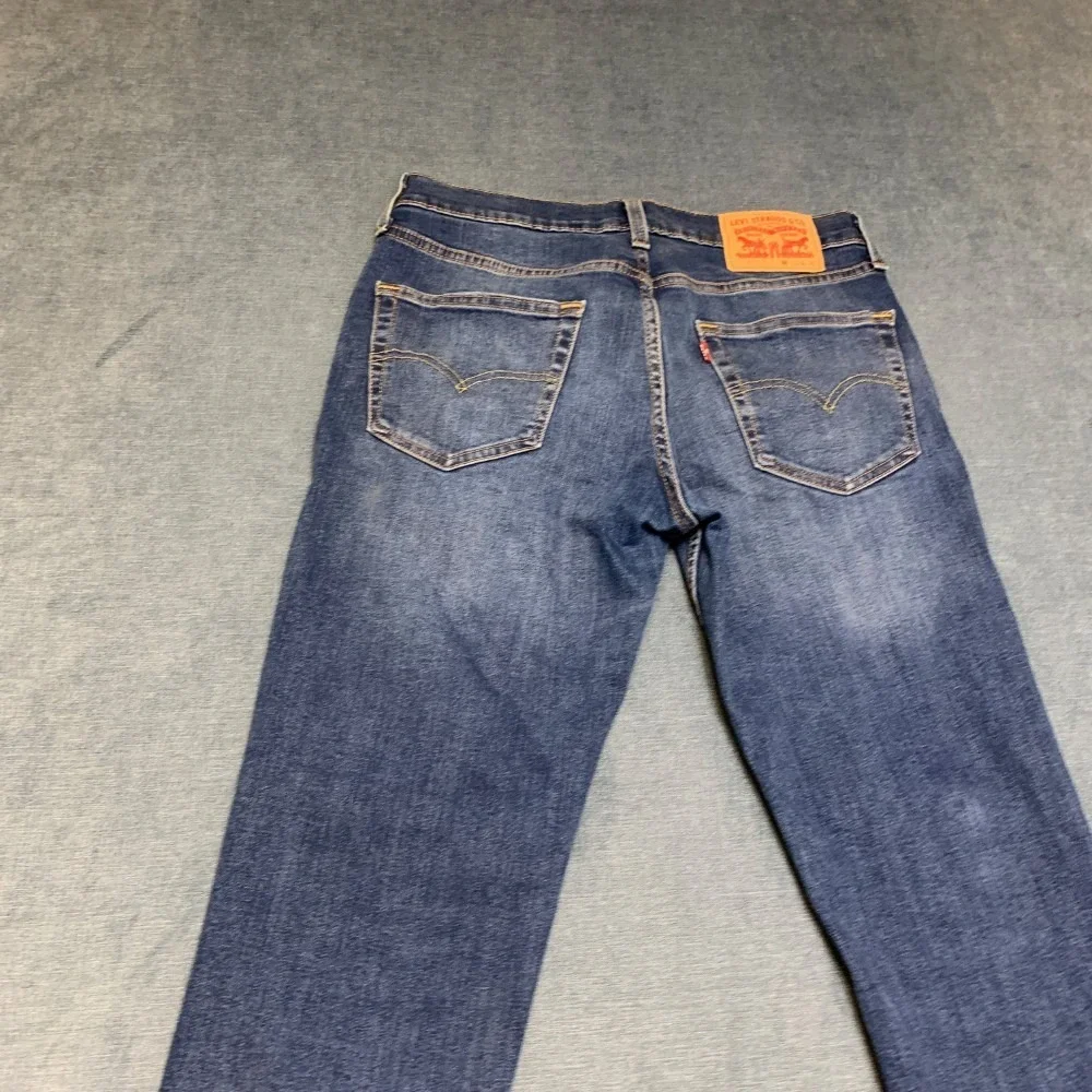 Levi's 511 Slim Fit Jeans Mens 31x32 Blue Denim Medium Wash 5-Pockets Streetwear
